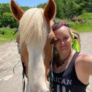 Meet your Posher, Melissa